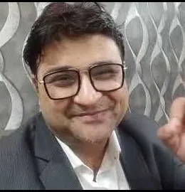 Rajinder Soni, Lavaka Digital client, recording a video review